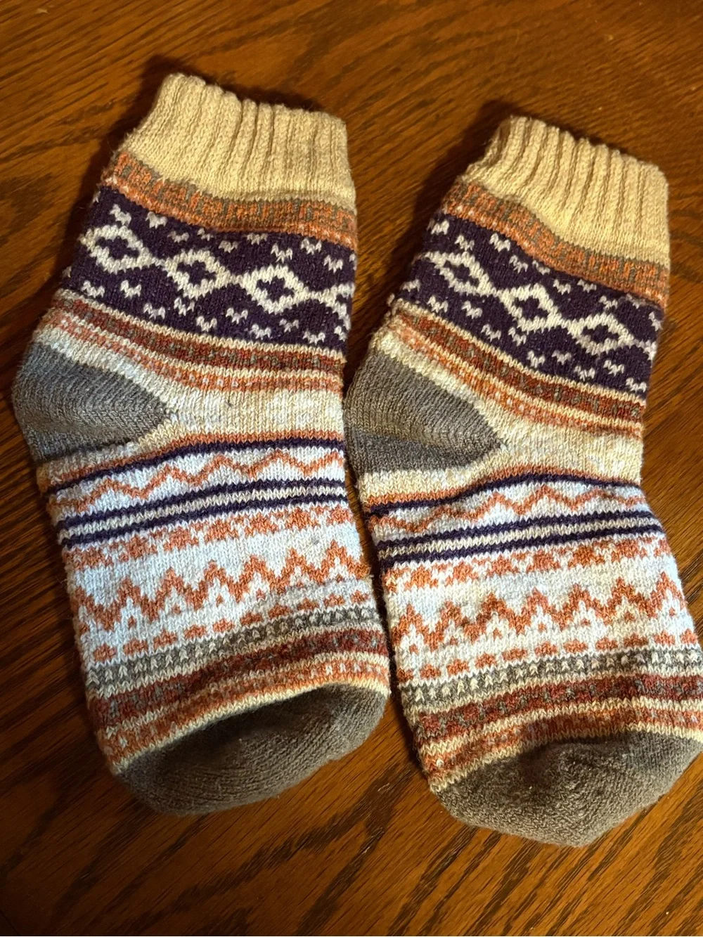 10 pairs of multi colored striped socks, women’s sz medium